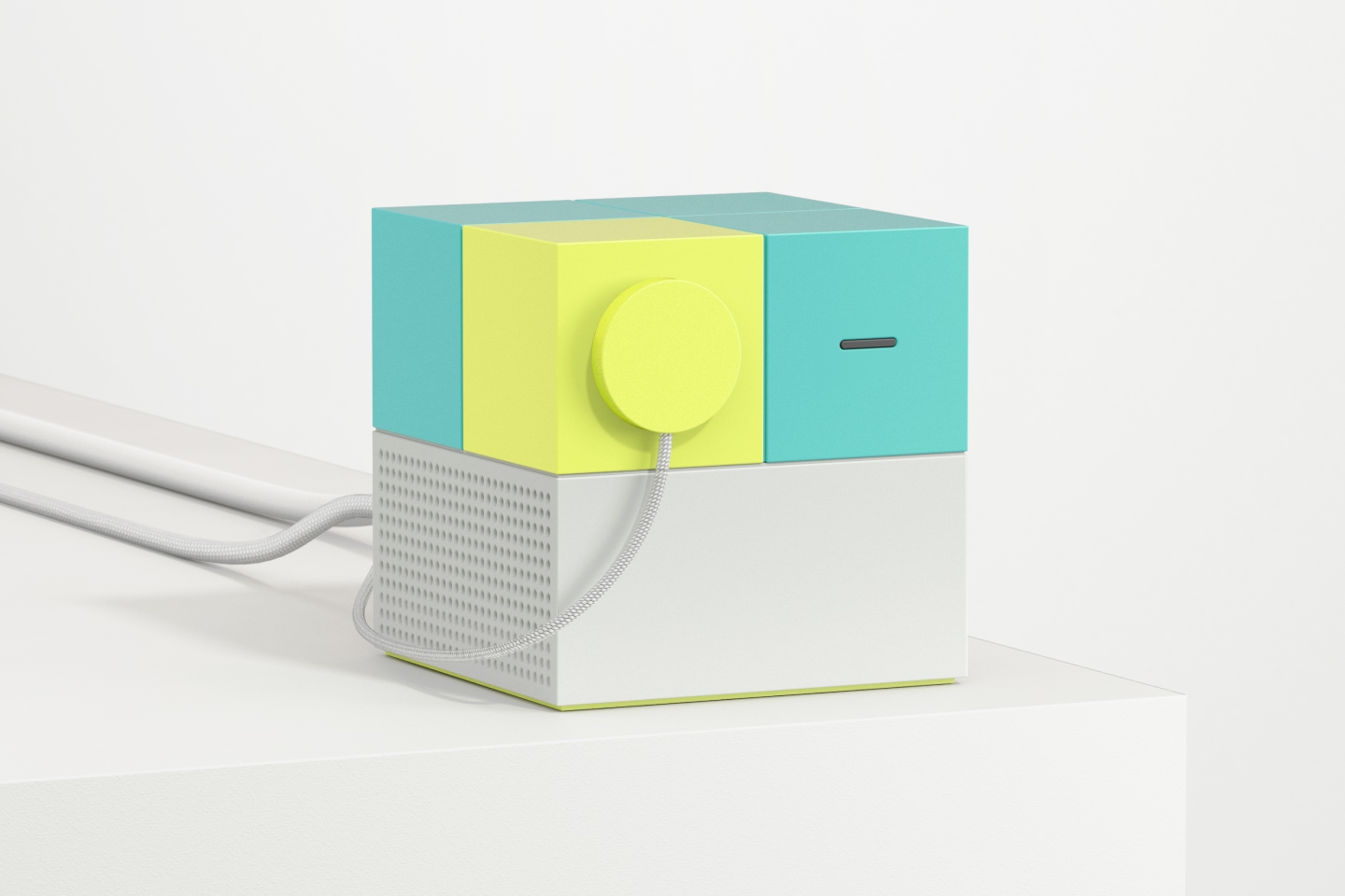 Un cache caméra magnétique est inclus, permettant de bloquer physiquement l’objectif lorsque la console n’est pas utilisée.