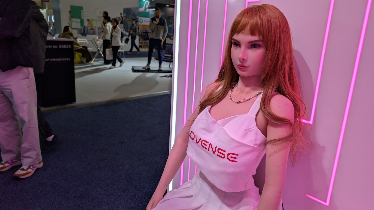 La poupée Lovense AI Doll utilise l’IA pour interagir avec son propriétaire.